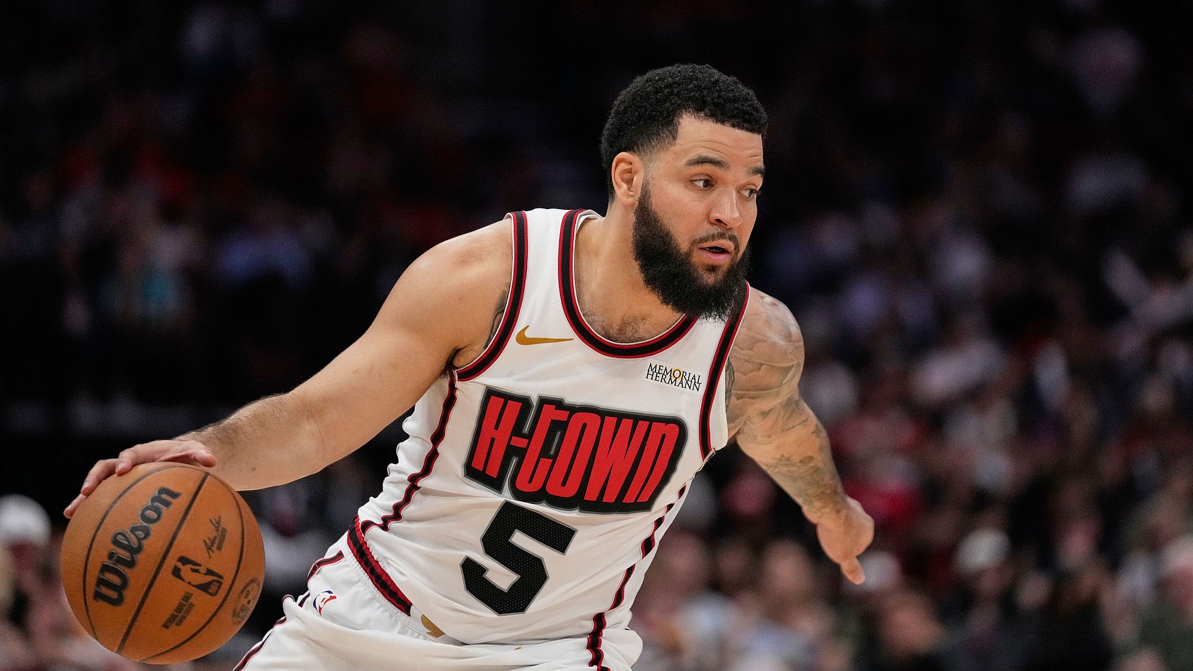 包含休斯敦火箭国际比赛日复出首秀，志在意甲名次提升，赛场秩序良好，数据趋势出现新变化的词条